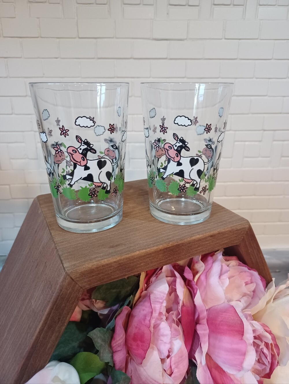 Vintage Morning Star Cute Frolicking Cow Print Juice Glass Tumbler Set Of 2